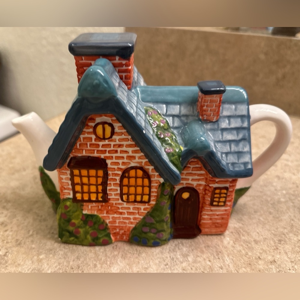 Thomas Kinkade Ceramic House Teapot